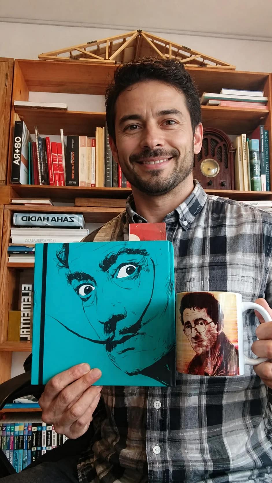 Cliente con mug Brian Tracy